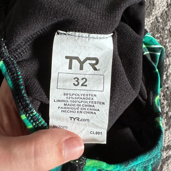 TYR women’s one piece swimsuit - Picture 2 of 3